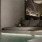 Theretra Center アパートホテル 4*